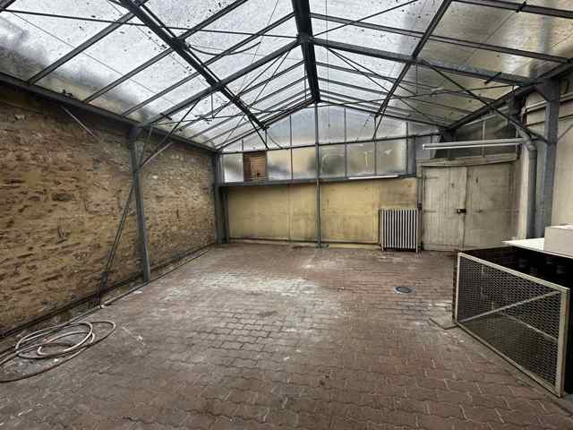 Local commercial et appartement à vendre à La Ferté Bernard