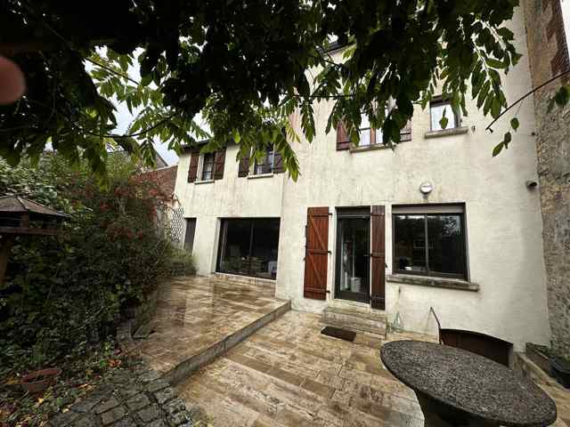 Maison centre-ville Bellême avec garage et jardin