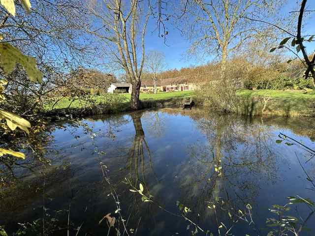 Longère à vendre dans le Perche sur plus d’un hectare
