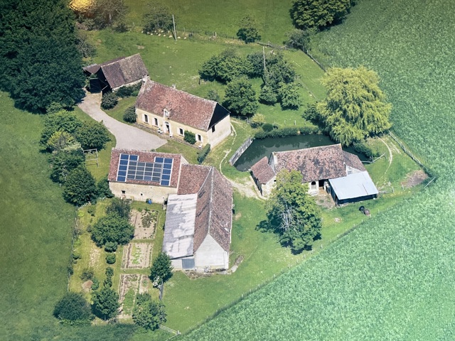 Authentique fermette avec dépendances sur 4 hectares proche de la Ferté Bernard