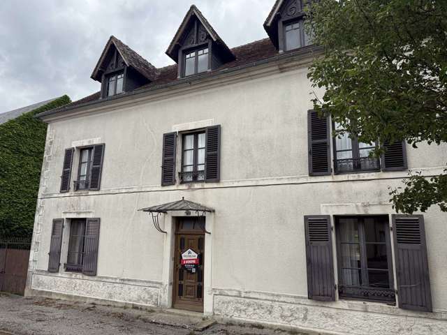 Maison de maître ville tous commerces du Perche