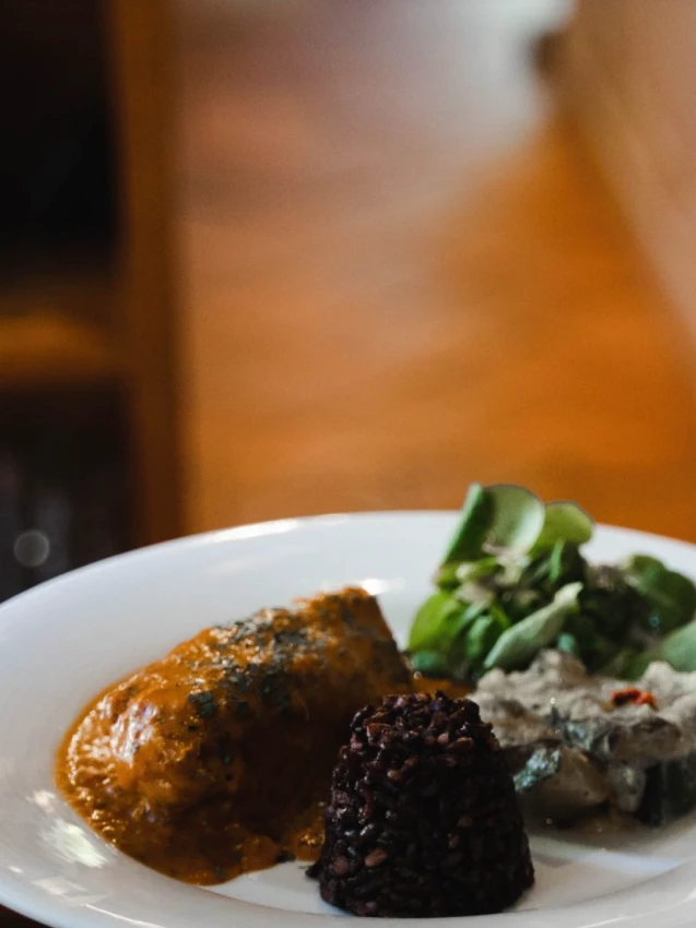 Plat cuisiné à la Maison d’Horbé, dans le Perche, alliant tradition et produits du terroir
