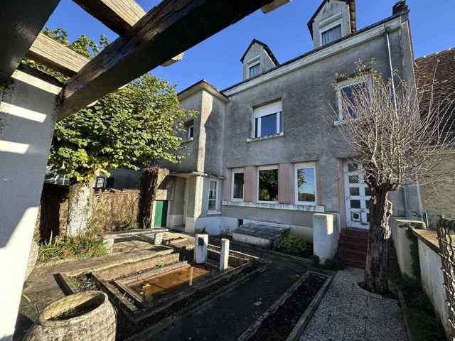 Maison ancienne style Art Deco en lisière forêt domaniale Bellême