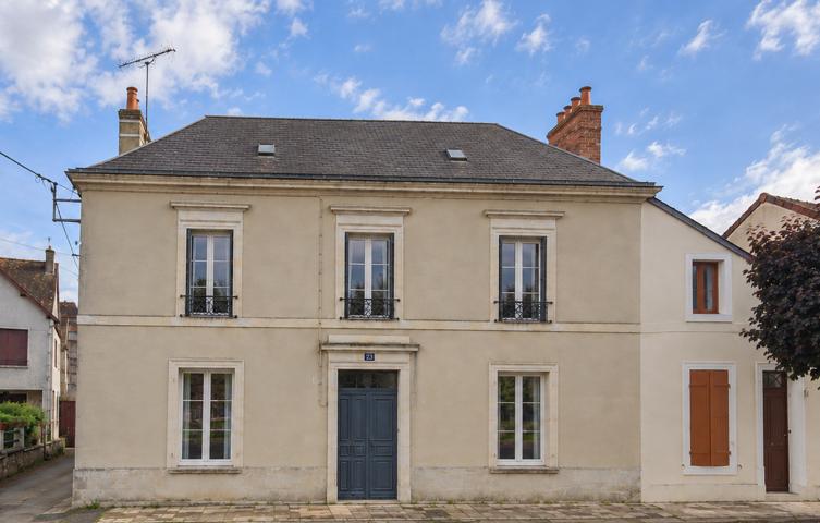 Maison à la Ferté Bernard (72400), avec garage et jardin