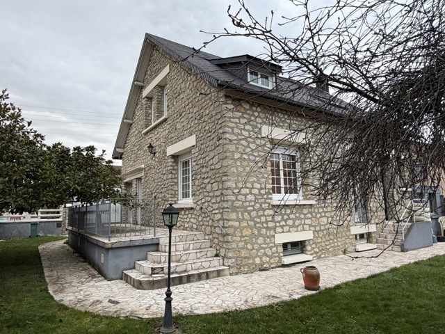 Maison à vendre – La Ferté-Bernard (72400) avec garage et jardin