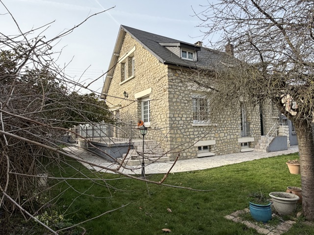 Maison à vendre – La Ferté-Bernard (72400) avec garage et jardin