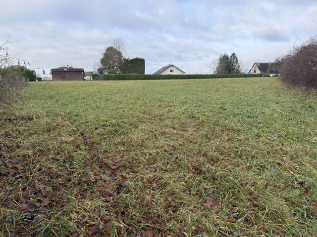 SERIGNY – Terrain à bâtir de 3500m2 hors lotissement