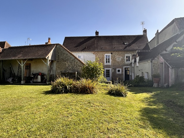 Maison de village à 10 min de Bellême (61130), proche commerces