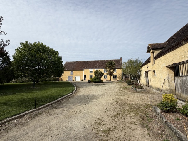Authentique corps de ferme au cœur du Perche sur 3400m2