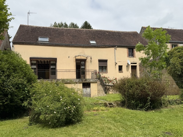 À VENDRE – Belle maison de village à 2h de Paris à Moutiers au Perche