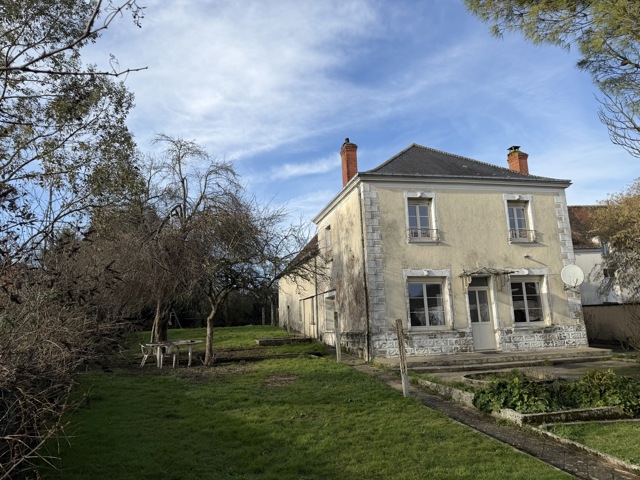 A vendre maison de village à rafraichir proche Mamers